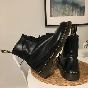 Dr. Martens 1460 Smooth 8-Eye Boots - Black Smooth